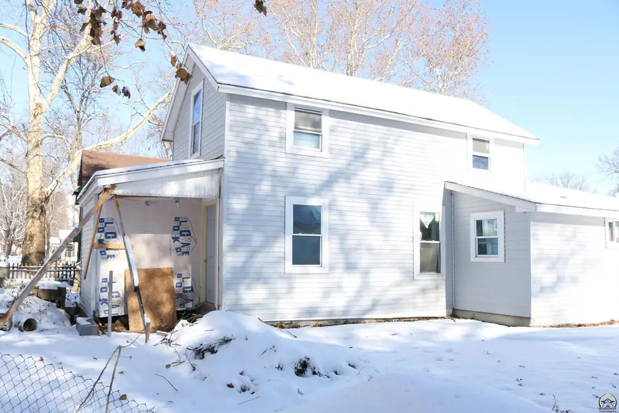 414 NE Grattan St, Topeka, KS 66616 - Image #3