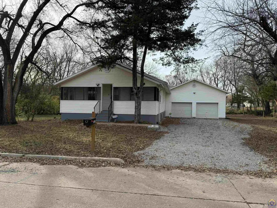 337 SE Norwood St, Topeka, KS 66607 - Image #2