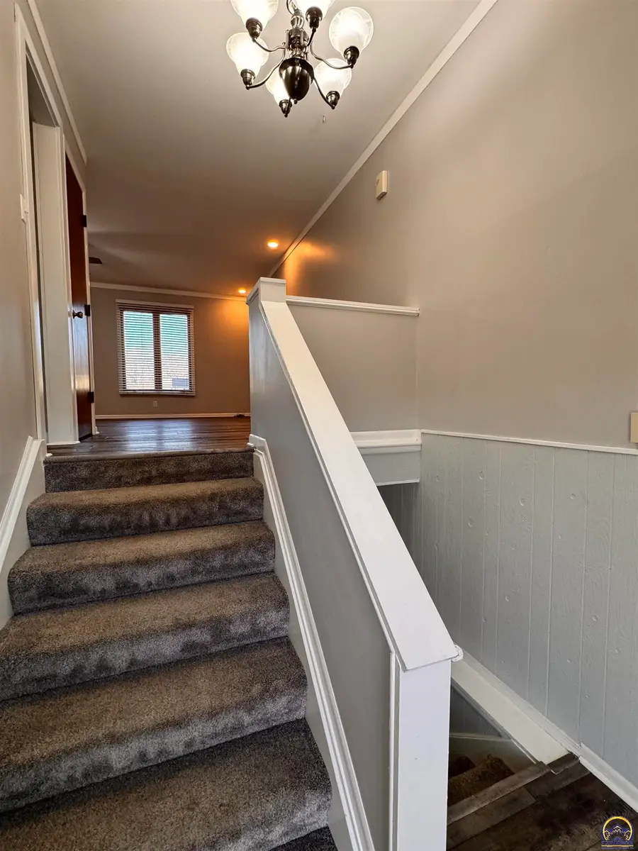 3036 SW Boswell Ave, Topeka, KS 66611 - Image #2