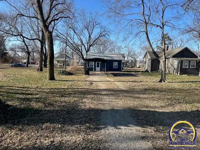 1018 NE Monroe St, Topeka, KS 66608 - Image #2