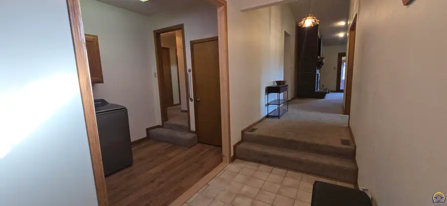 9020 SW Wanamaker Rd, Wakarusa, KS 66546 - Image #2