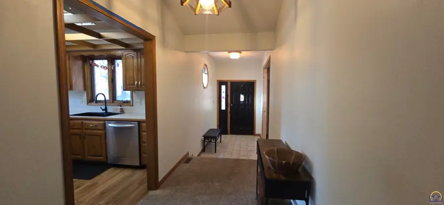 9020 SW Wanamaker Rd, Wakarusa, KS 66546 - Image #3