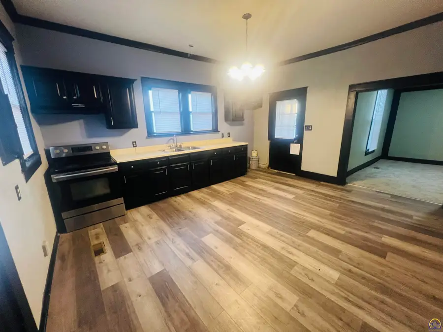 620 SE Lake St, Topeka, KS 66607 - Image #2