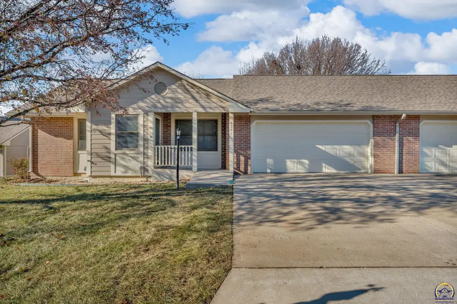 2393 SW Honeysuckle Ln, Topeka, KS 66614 - Image #2