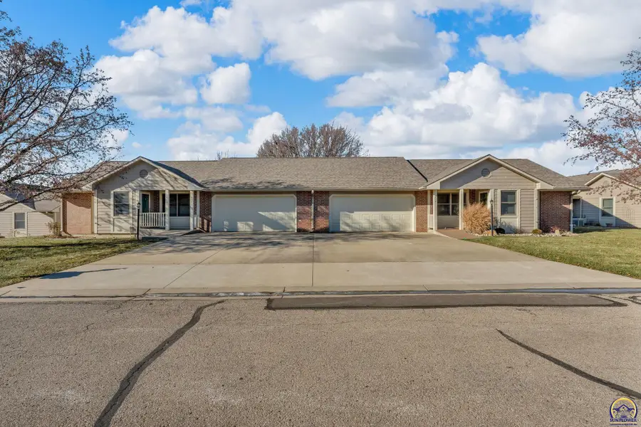 2393 SW Honeysuckle Ln, Topeka, KS 66614 - Image #3