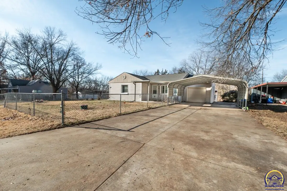 2347 SE Pennsylvania Ave, Topeka, KS 66604 - Image #1