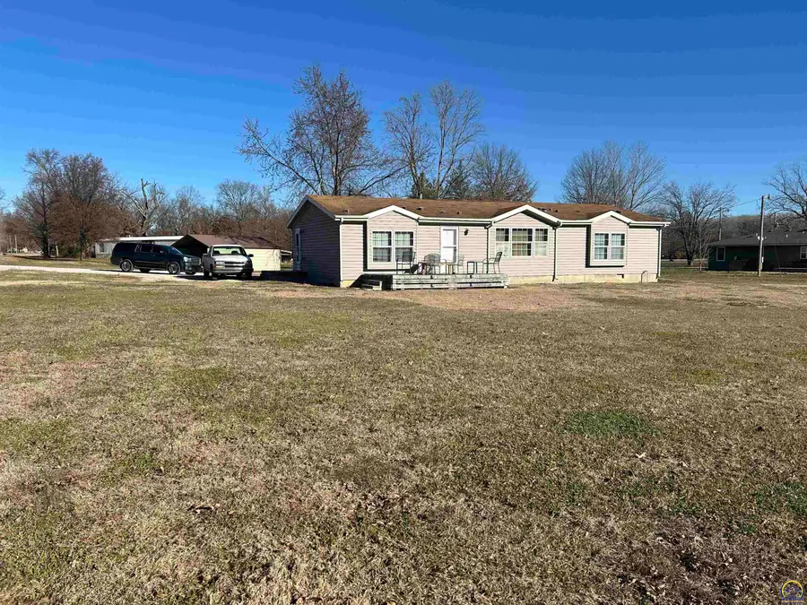 410 E Grand Ave, Hartford, KS 66854 - Image #2