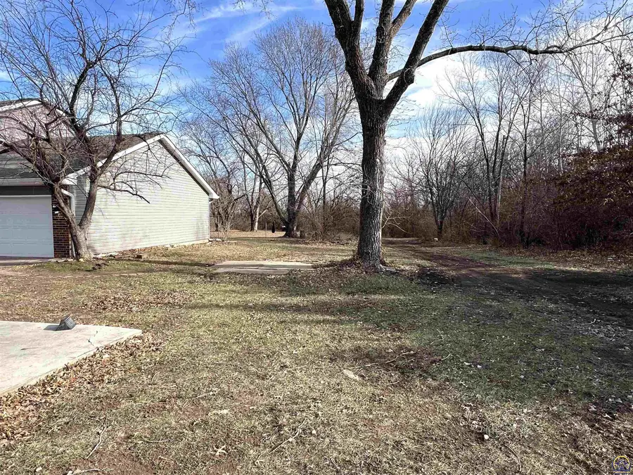 3236 SE Shawnee Heights Rd, Tecumseh, KS 66542 - Image #3