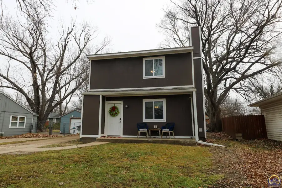 928 Lakeview St, Emporia, KS 66801 - Image #2