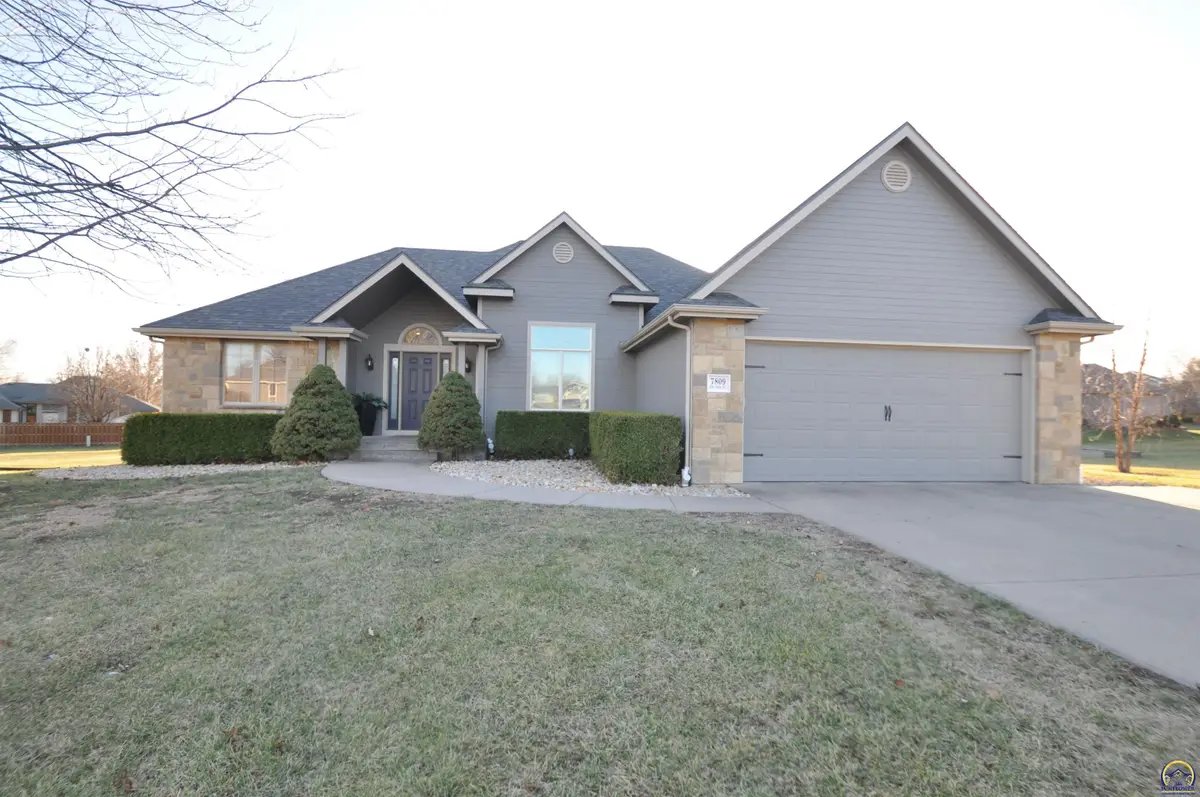 7809 SW 26th St, Topeka, KS 66614 - Image #1