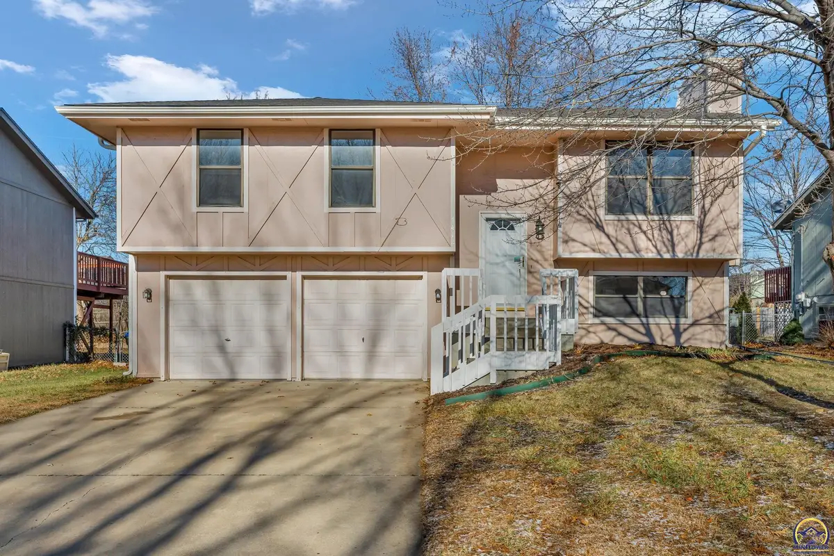 7412 SW 25th St, Topeka, KS 66614 - Image #1