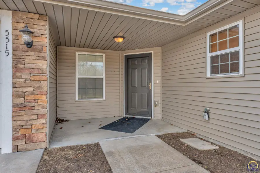 5515 SW Chapella St, Topeka, KS 66614 - Image #2