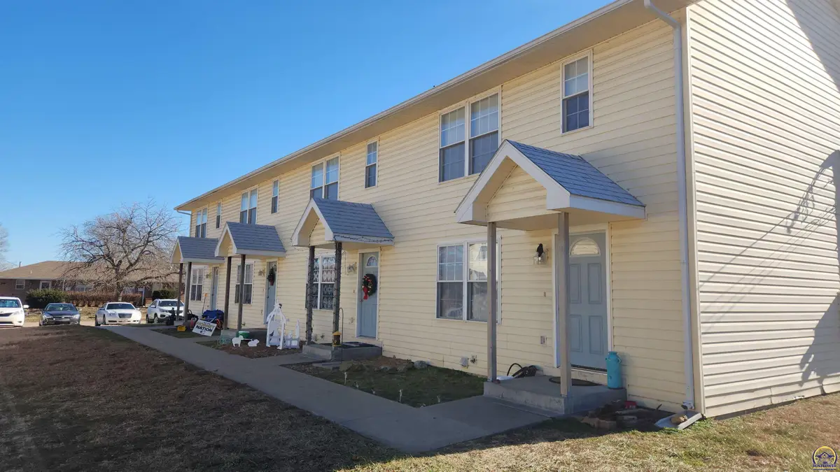 221 Center Dr, Silver Lake, KS 66539 - Image #1