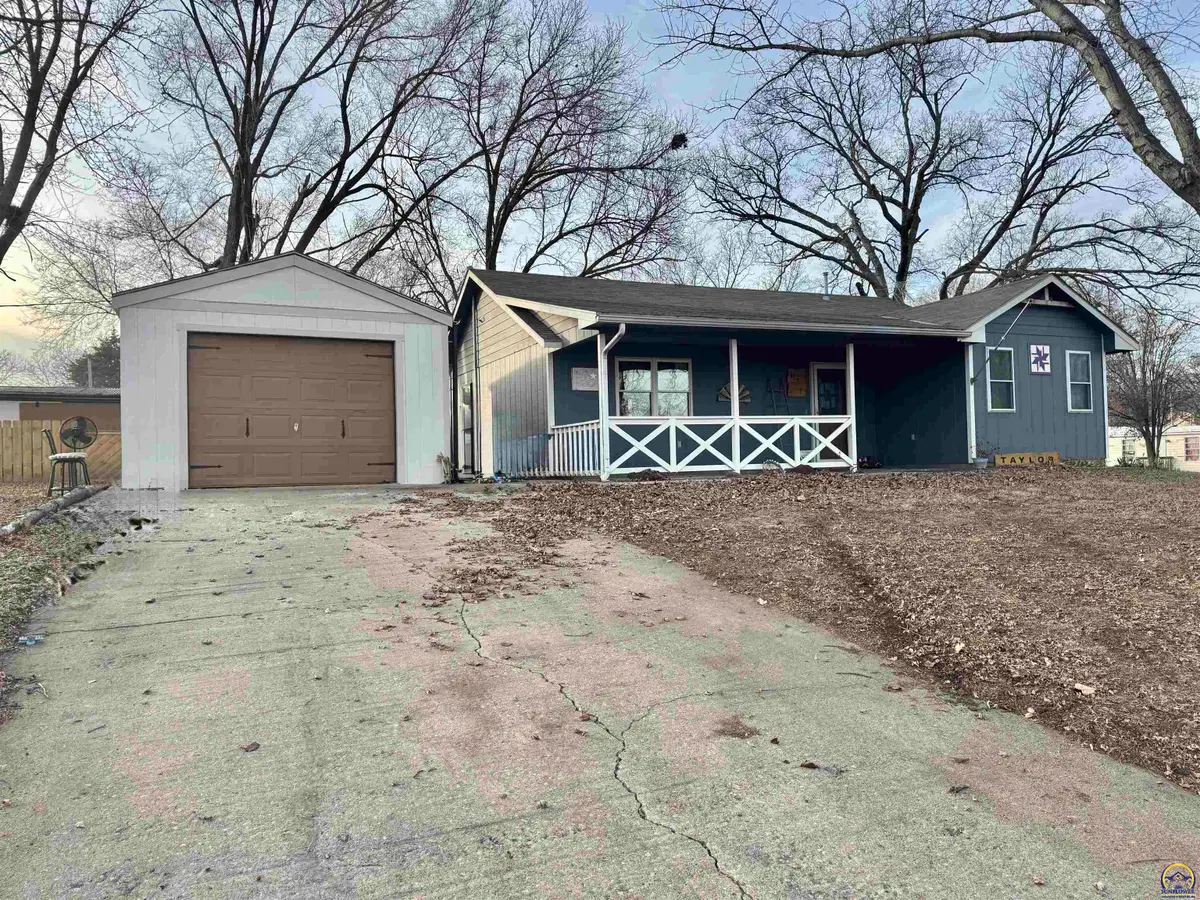 621 Illinois St, Alma, KS 66401 - Image #1