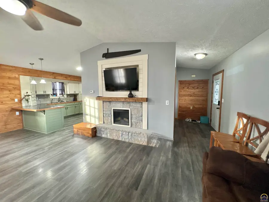 621 Illinois St, Alma, KS 66401 - Image #2