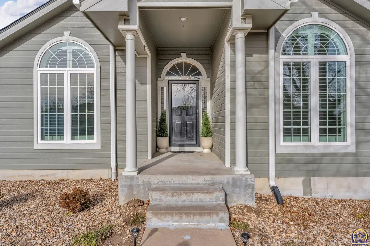 7710 SW 27th St, Topeka, KS 66614 - Image #1