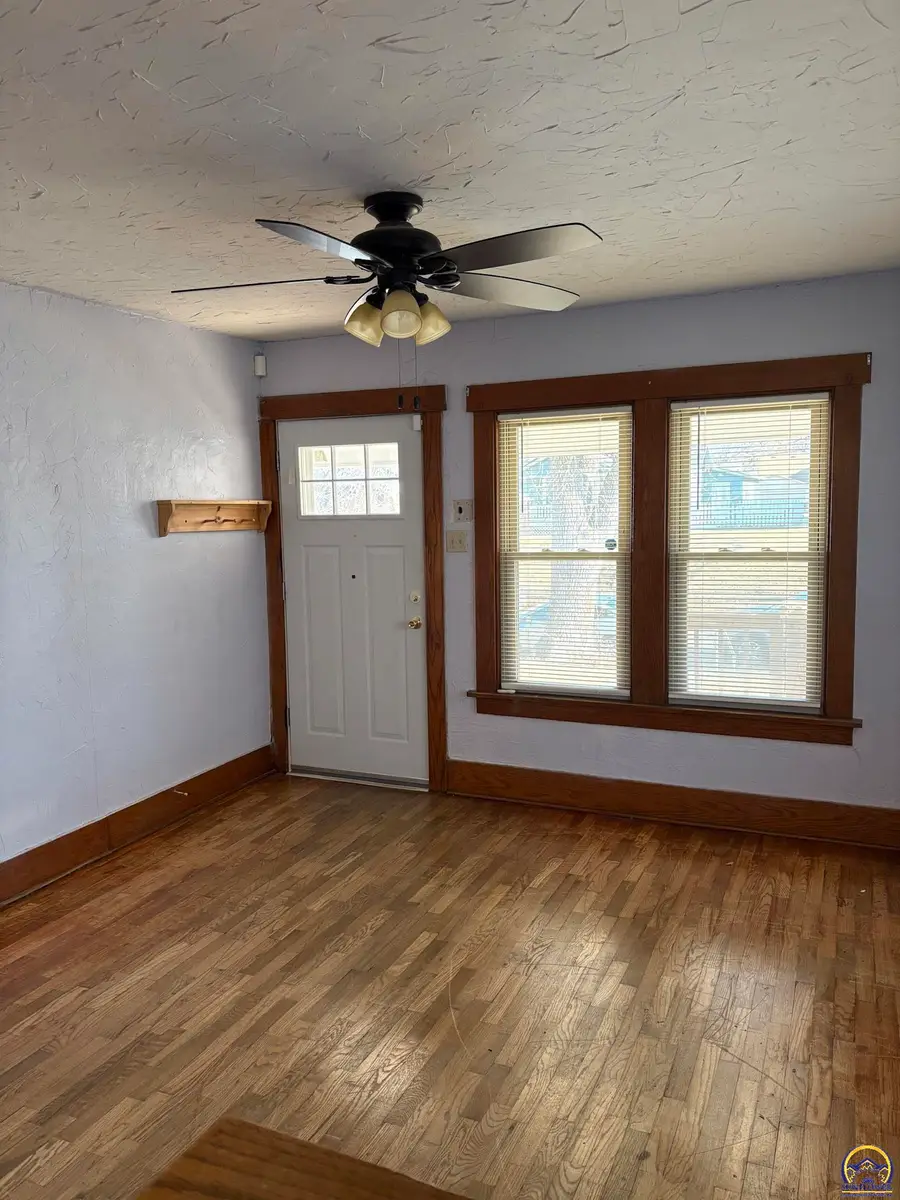 1211 SW Woodward Ave, Topeka, KS 66604 - Image #2