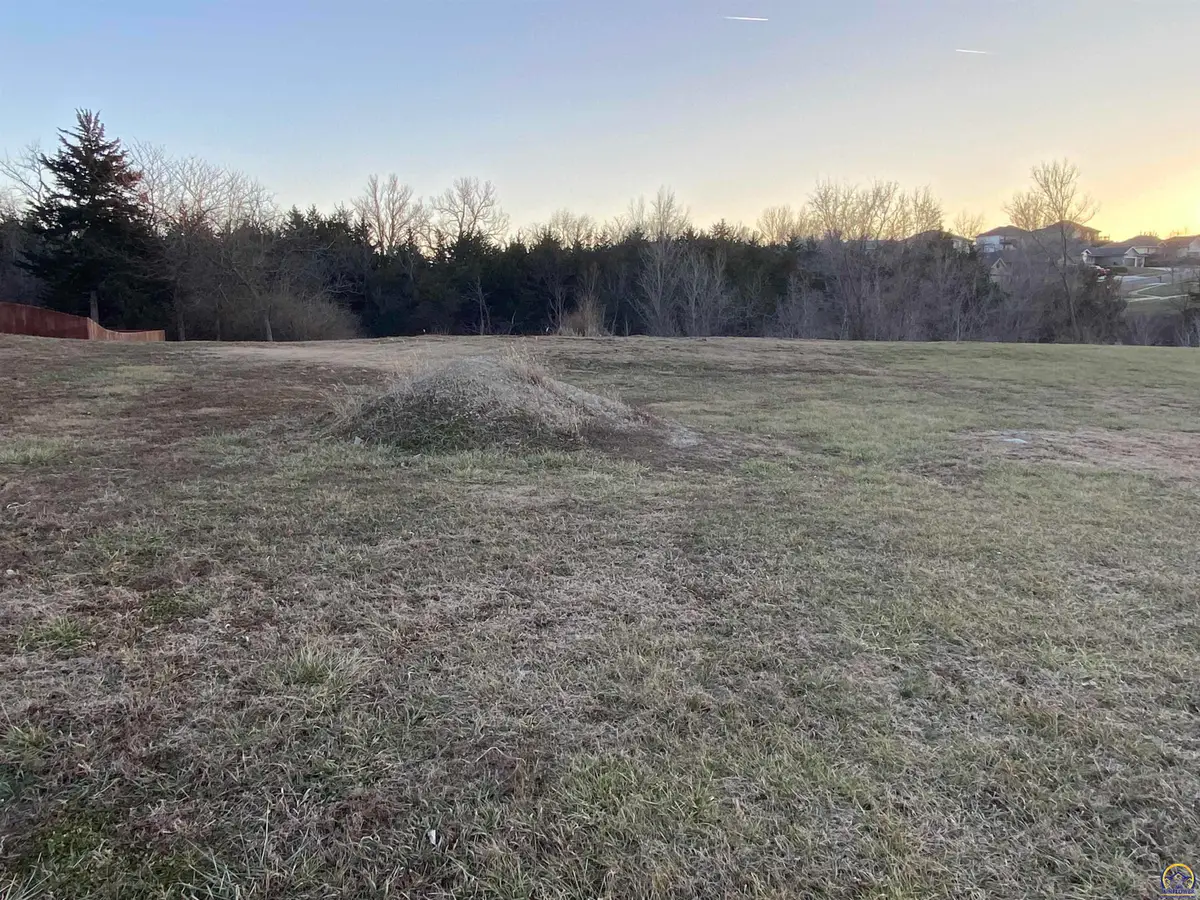 6119 SW 47th St, Topeka, KS 66610 - Image #1