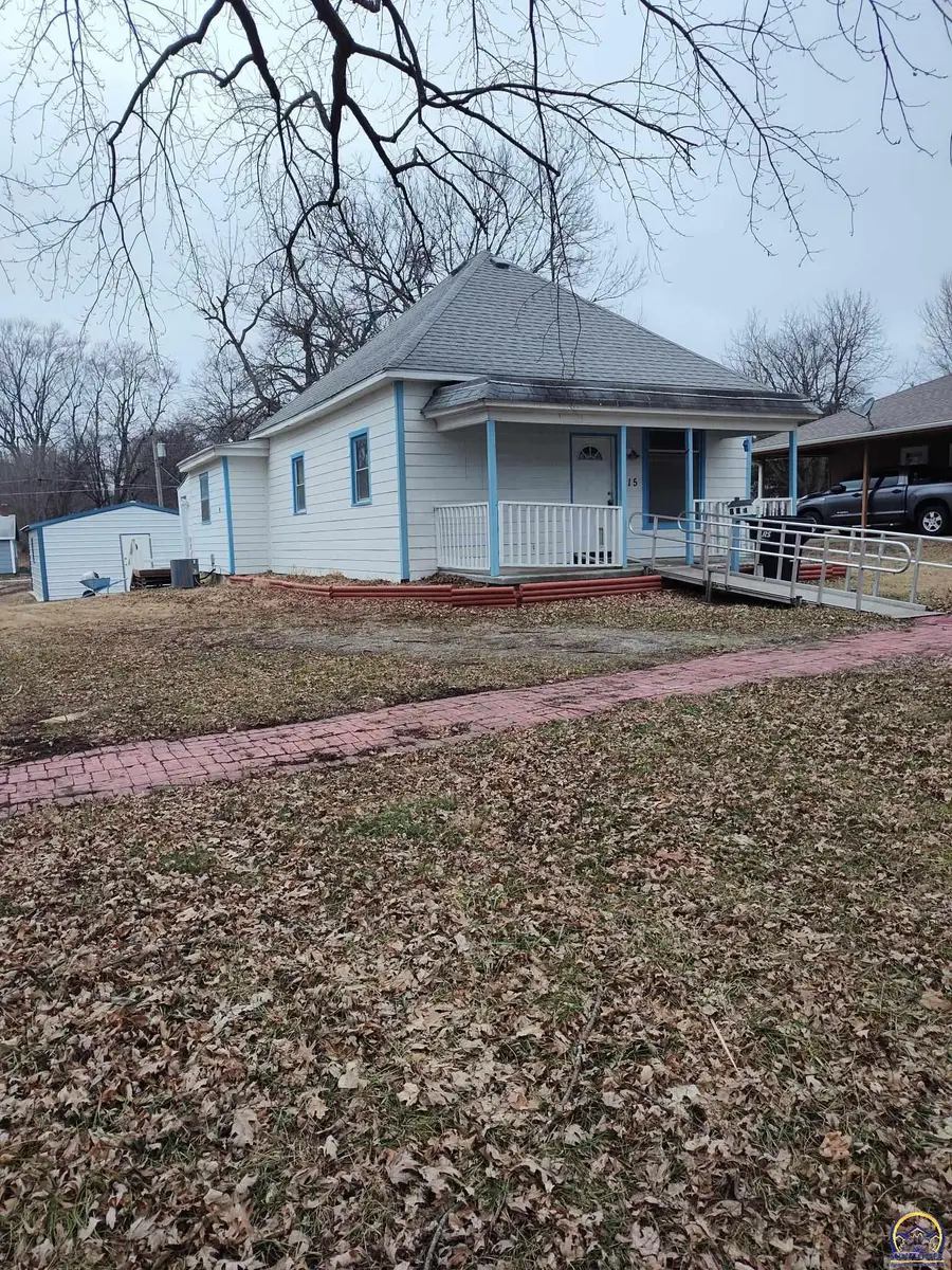 215 New Jersey Ave, Holton, KS 66436 - Image #2