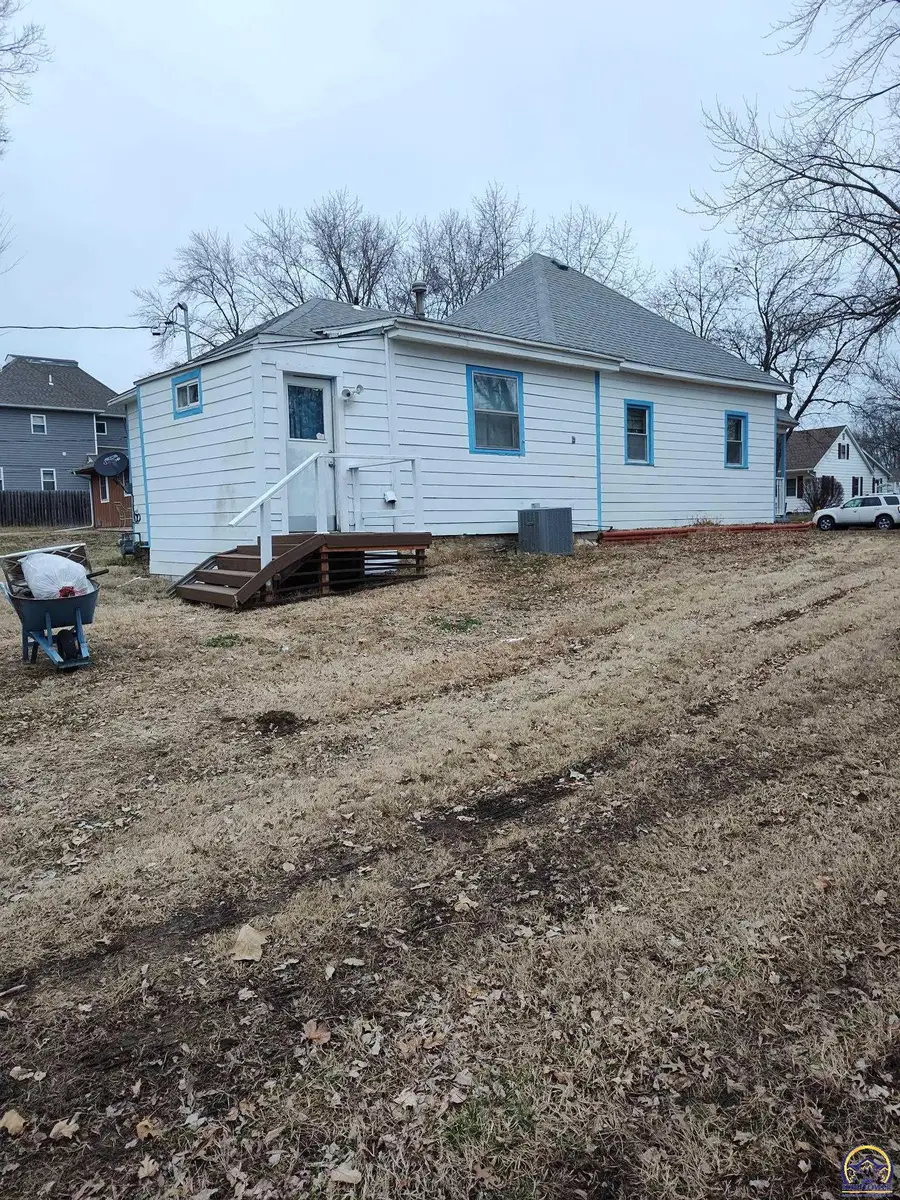 215 New Jersey Ave, Holton, KS 66436 - Image #3