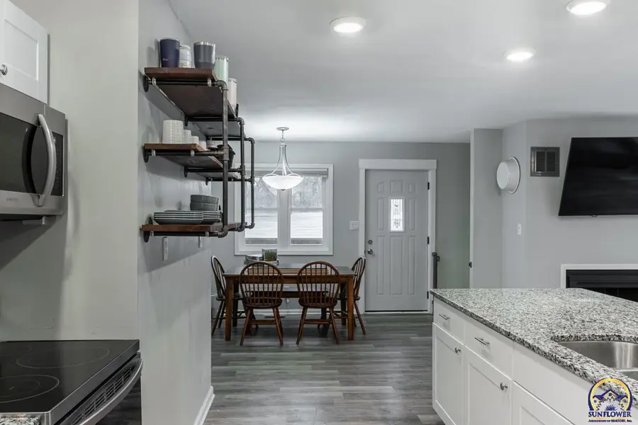 19531 Us 75 Hwy, Holton, KS 66436-8119 - Image #2