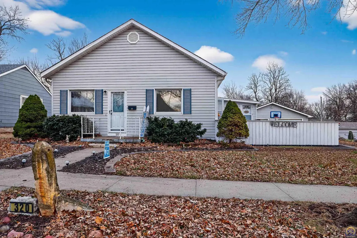 320 Topeka Ave, Holton, KS 66436 - Image #1