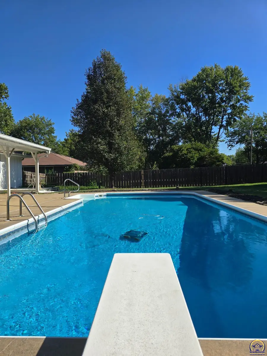 2532 SE Alexander Dr, Topeka, KS 66605 - Image #3