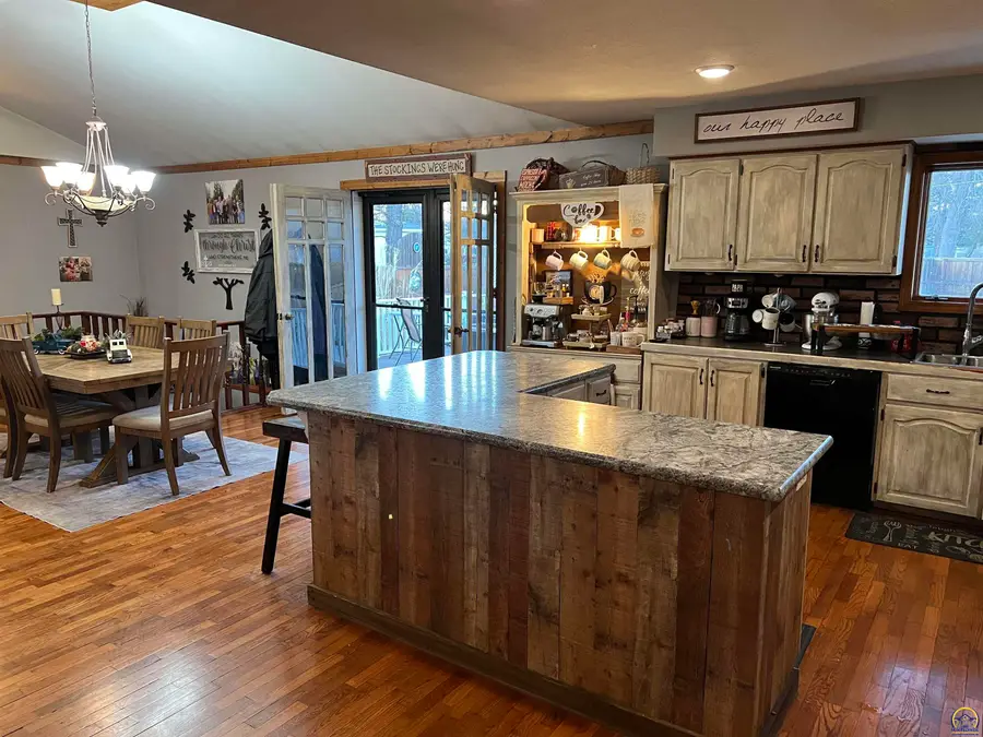 703 Castle St, Seneca, KS 66538-0000 - Image #3