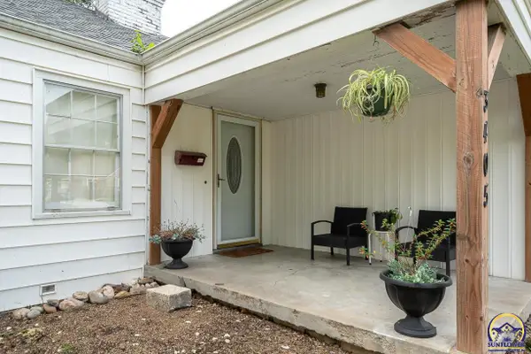 3405 SW Huntoon St, Topeka, KS 66604