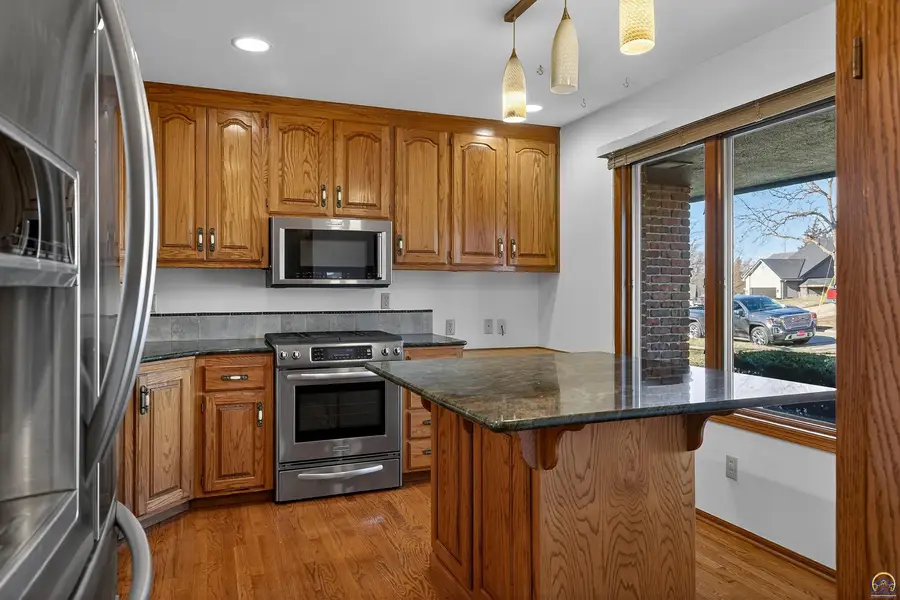 3835 SW Wood Valley Dr, Topeka, KS 66610 - Image #3