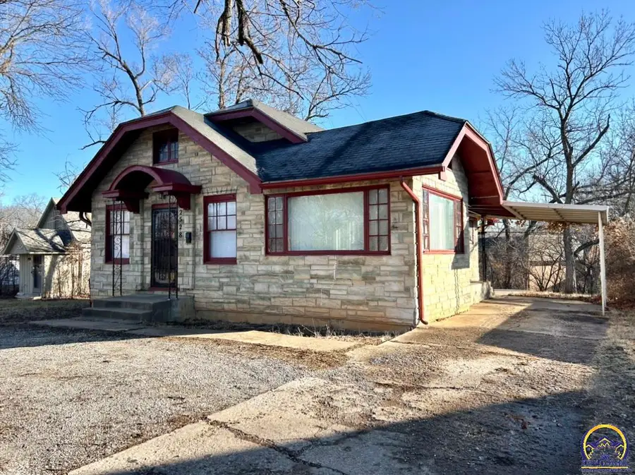 2528 SW Washburn Ave, Topeka, KS 66611 - Image #3