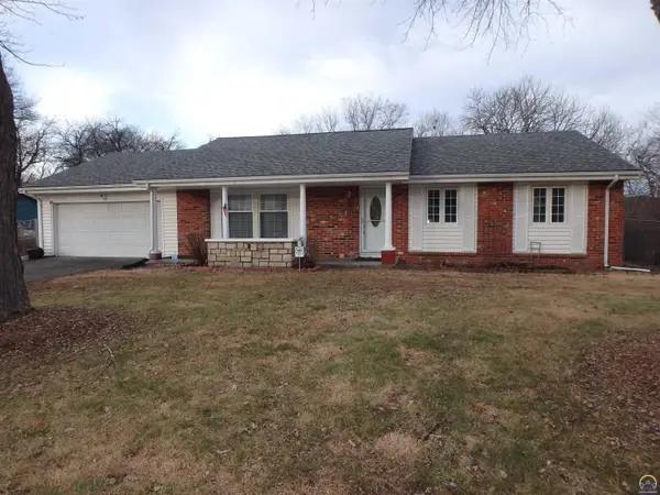 3405 SE Shorewood Dr, Topeka, KS 66605