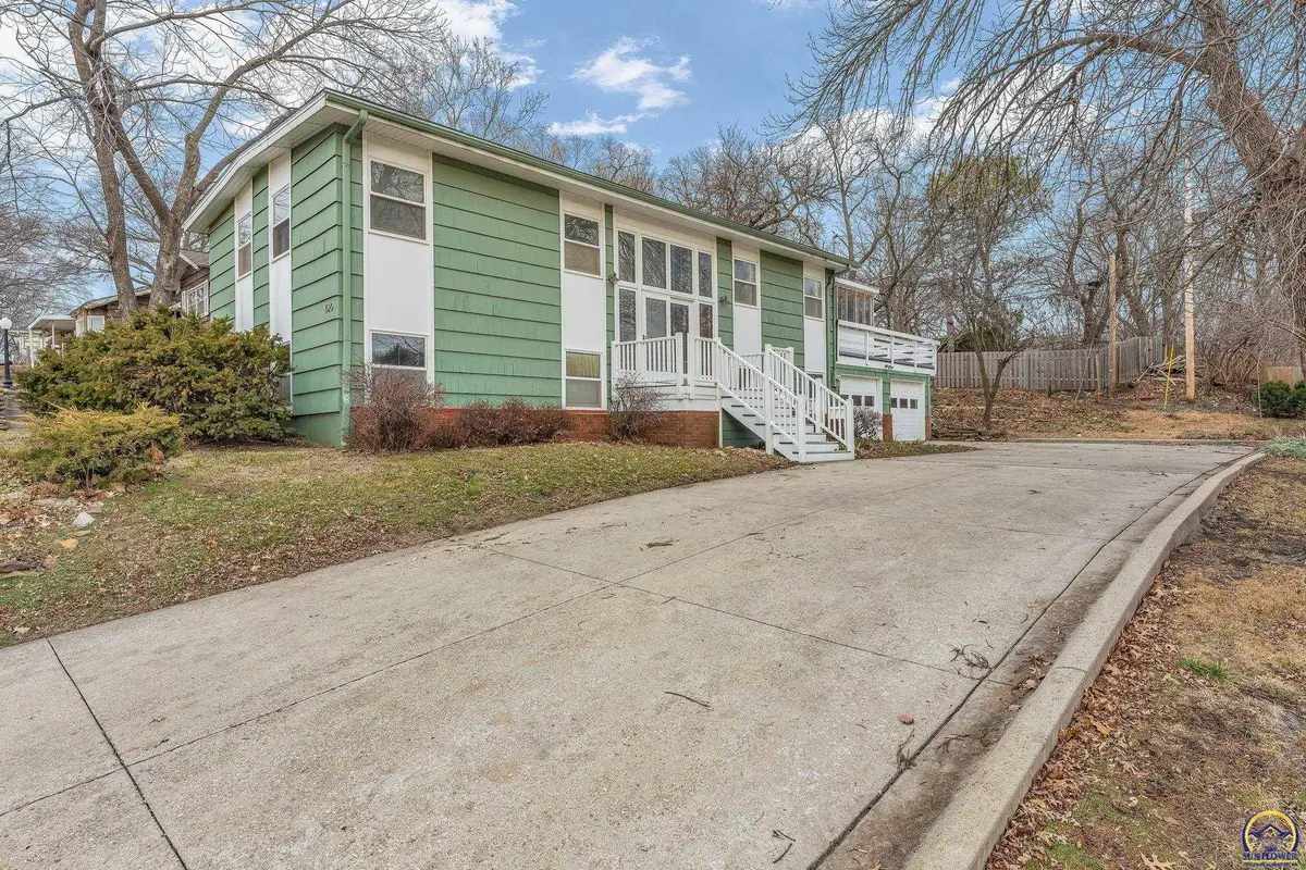 1020 Crestline Dr, Lawrence, KS 66049 - Image #1