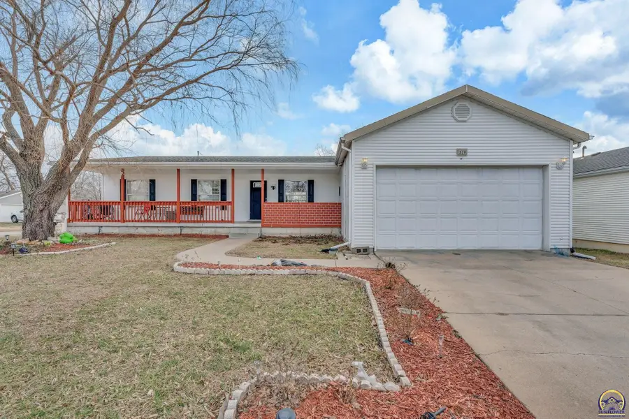 319 SE 44th Ter, Topeka, KS 66609 - Image #2