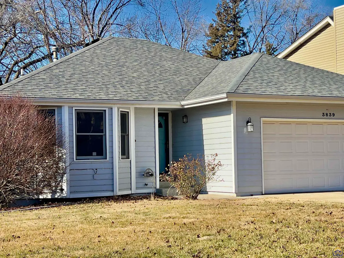 3839 SW Cambridge Ave, Topeka, KS 66610 - Image #1