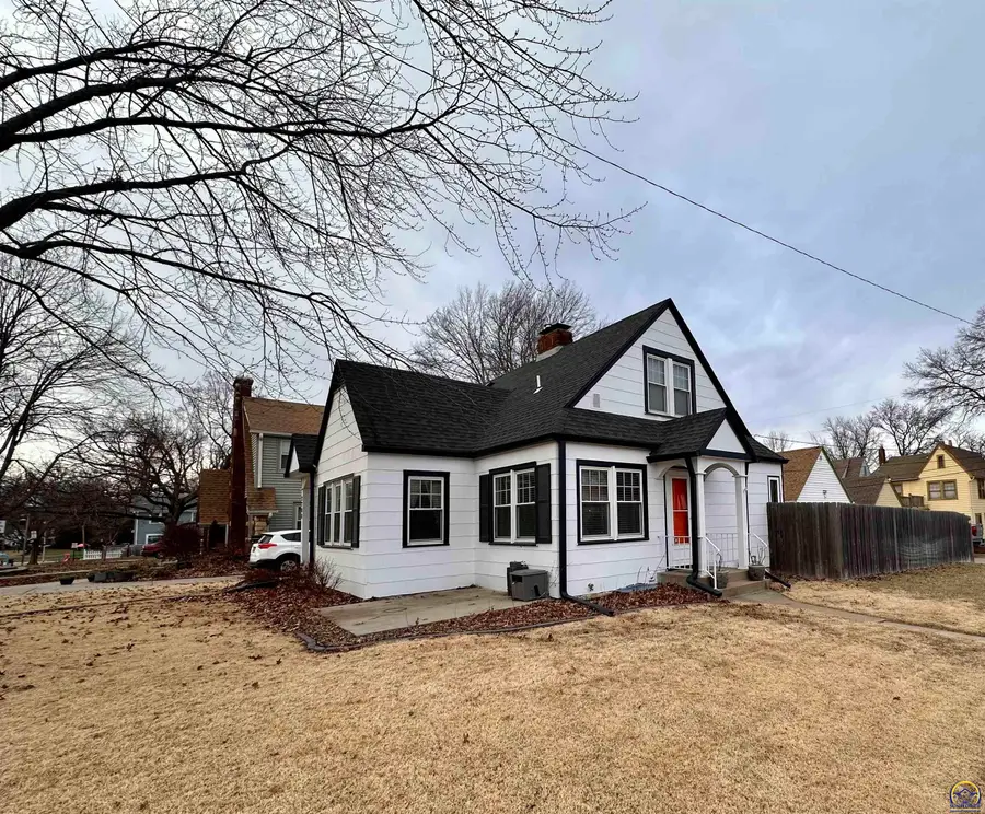 2700 SW Harland Ct, Topeka, KS 66604 - Image #3