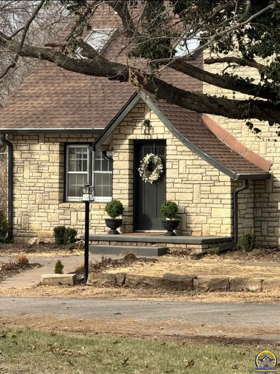 507 SW Gage Court Cir, Topeka, KS 66606 - Image #2