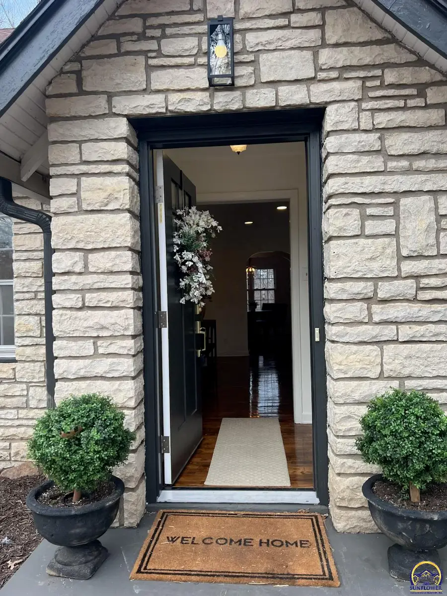 507 SW Gage Court Cir, Topeka, KS 66606 - Image #3