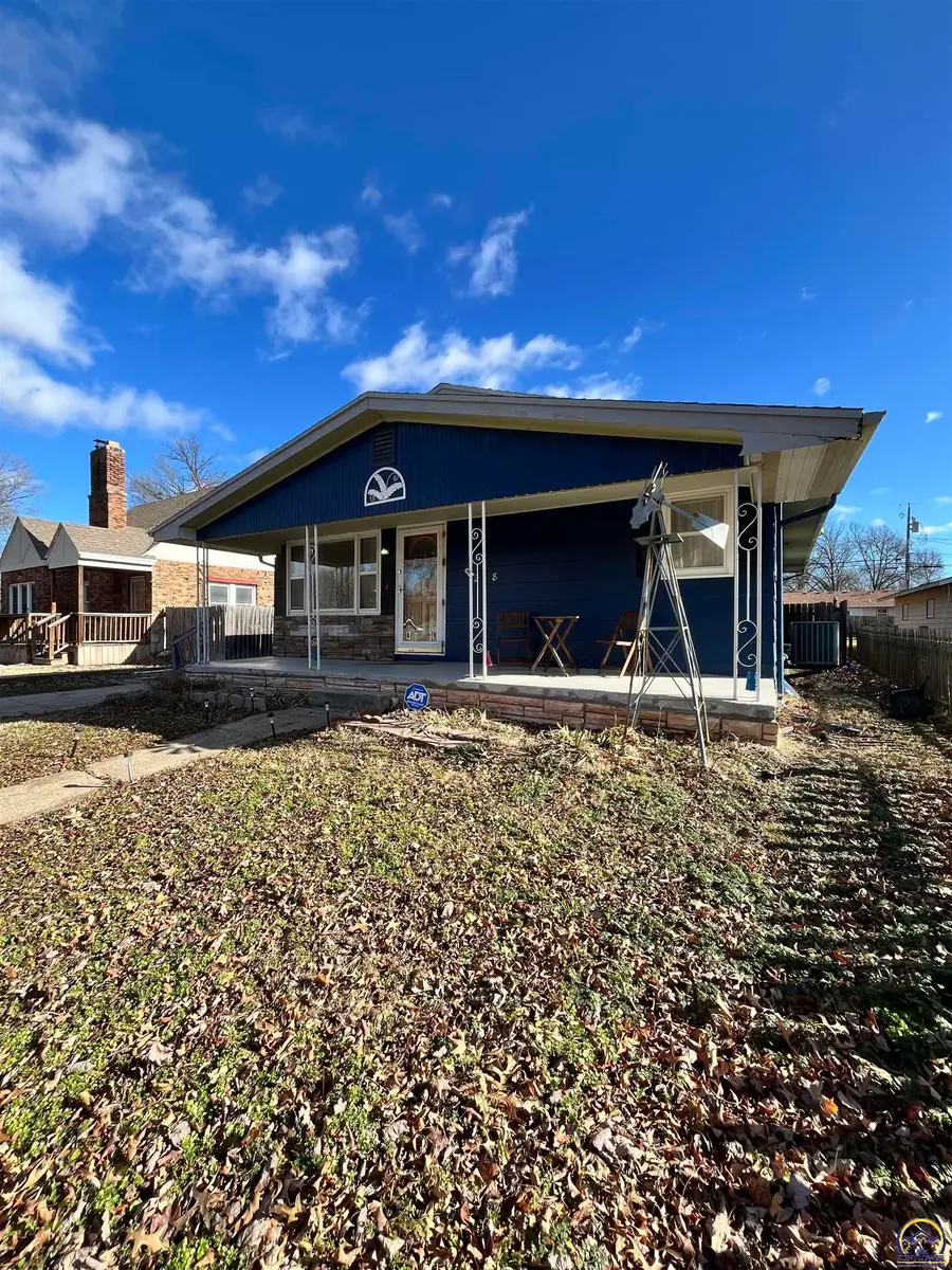 218 S Cottonwood St, Emporia, KS 66801 - Image #3