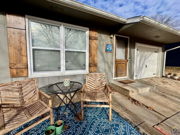 450 N Milton St, Auburn, KS 66402