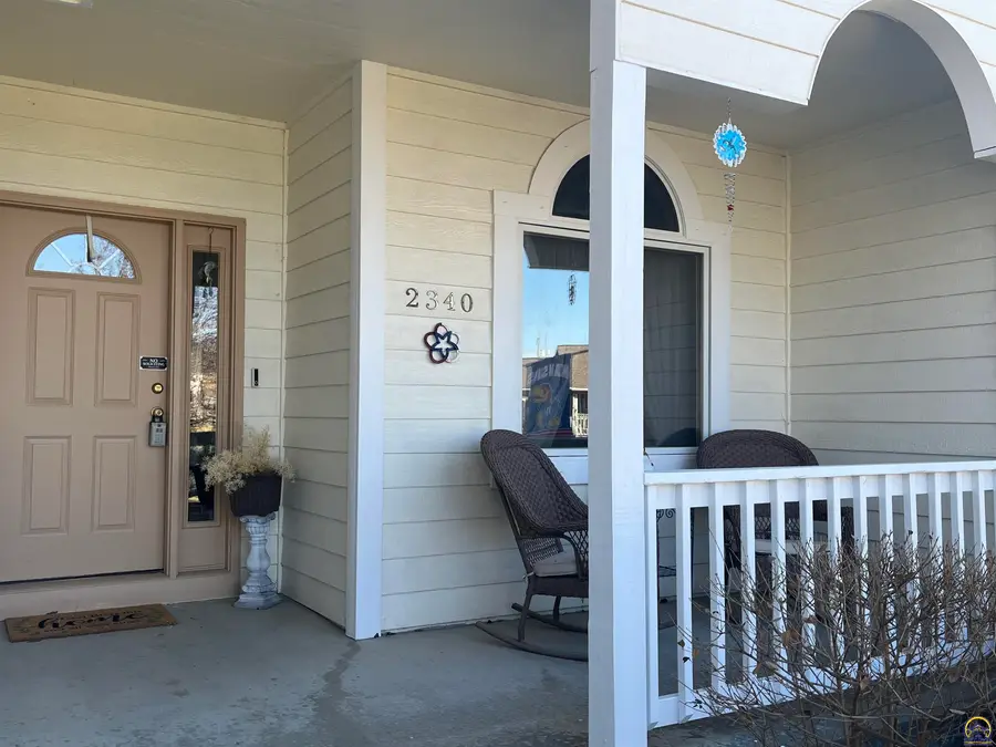 2340 SE Oakwood Dr, Topeka, KS 66605 - Image #3