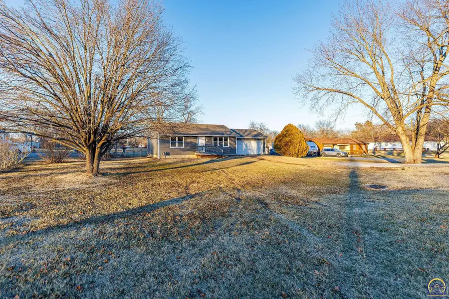 2030 SE 37th St, Topeka, KS 66605 - Image #2