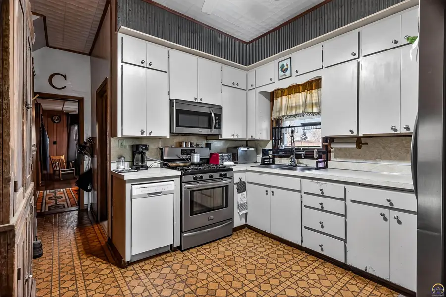 6829 Half Mound Rd, Valley Falls, KS 66088 - Image #2