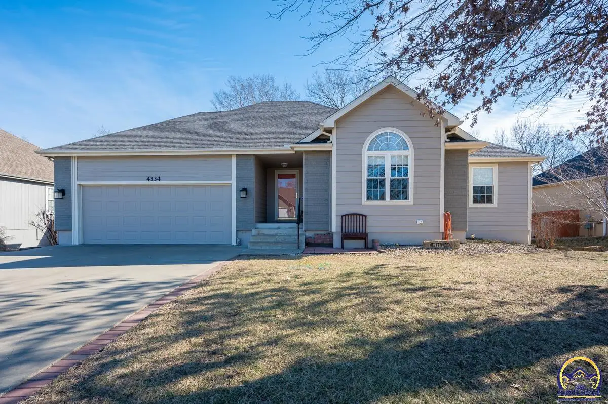 4334 SE Oakwood St, Topeka, KS 66609 - Image #1