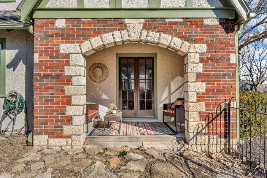 1347 SW Campbell Ave, Topeka, KS 66604 - Image #2