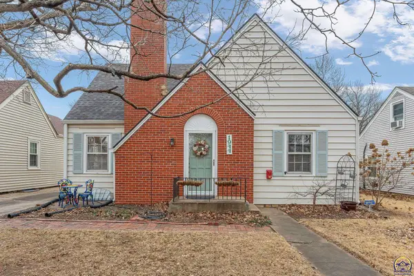 1944 SW Bowman Ct, Topeka, KS 66604