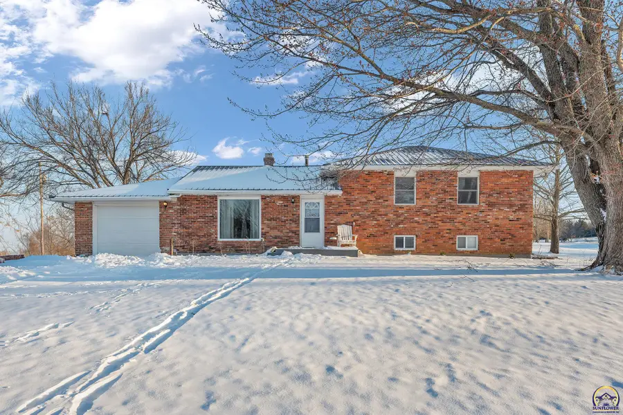 22502 Sunset Dr, Vassar, KS 66543 - Image #3