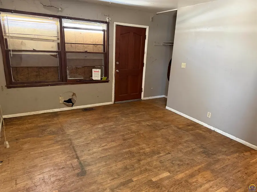 3623 SE Truman Ct, Topeka, KS 66605 - Image #3