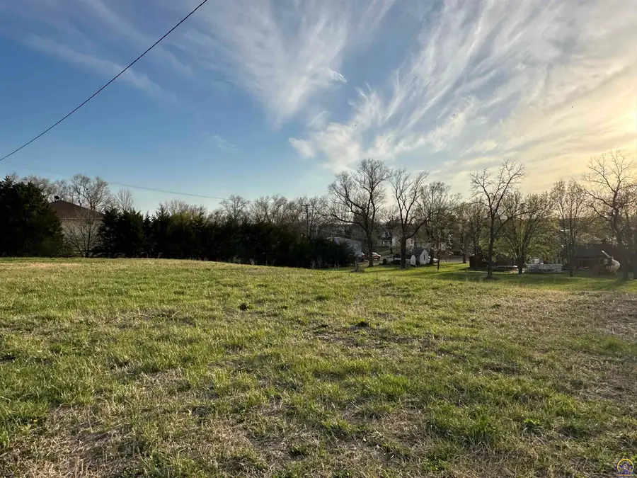 908 Mulberry St, Valley Falls, KS 66088 - Image #3