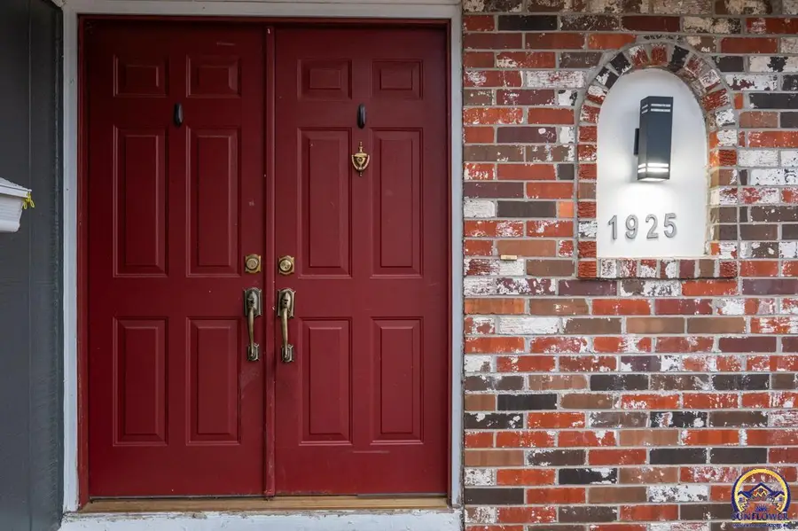 1925 SW Arrowhead Rd, Topeka, KS 66604 - Image #3